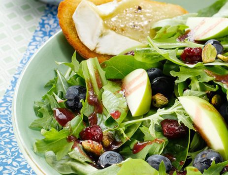 Blueberry and Apple Salad With Brie Toasts