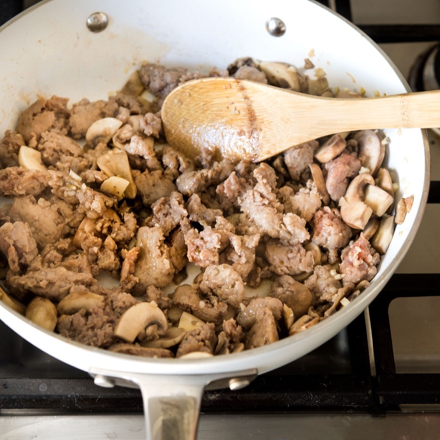 cook sausage and garlic