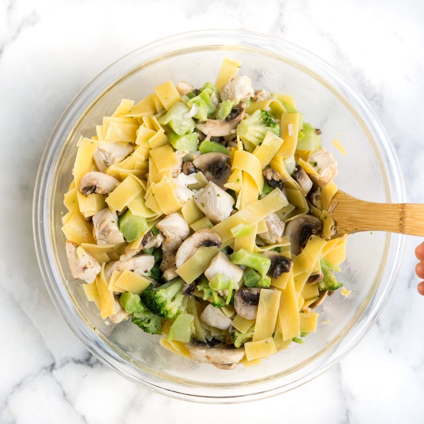 mix noodles and brocolli