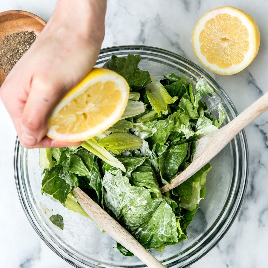 squeeze lemon on lettuce