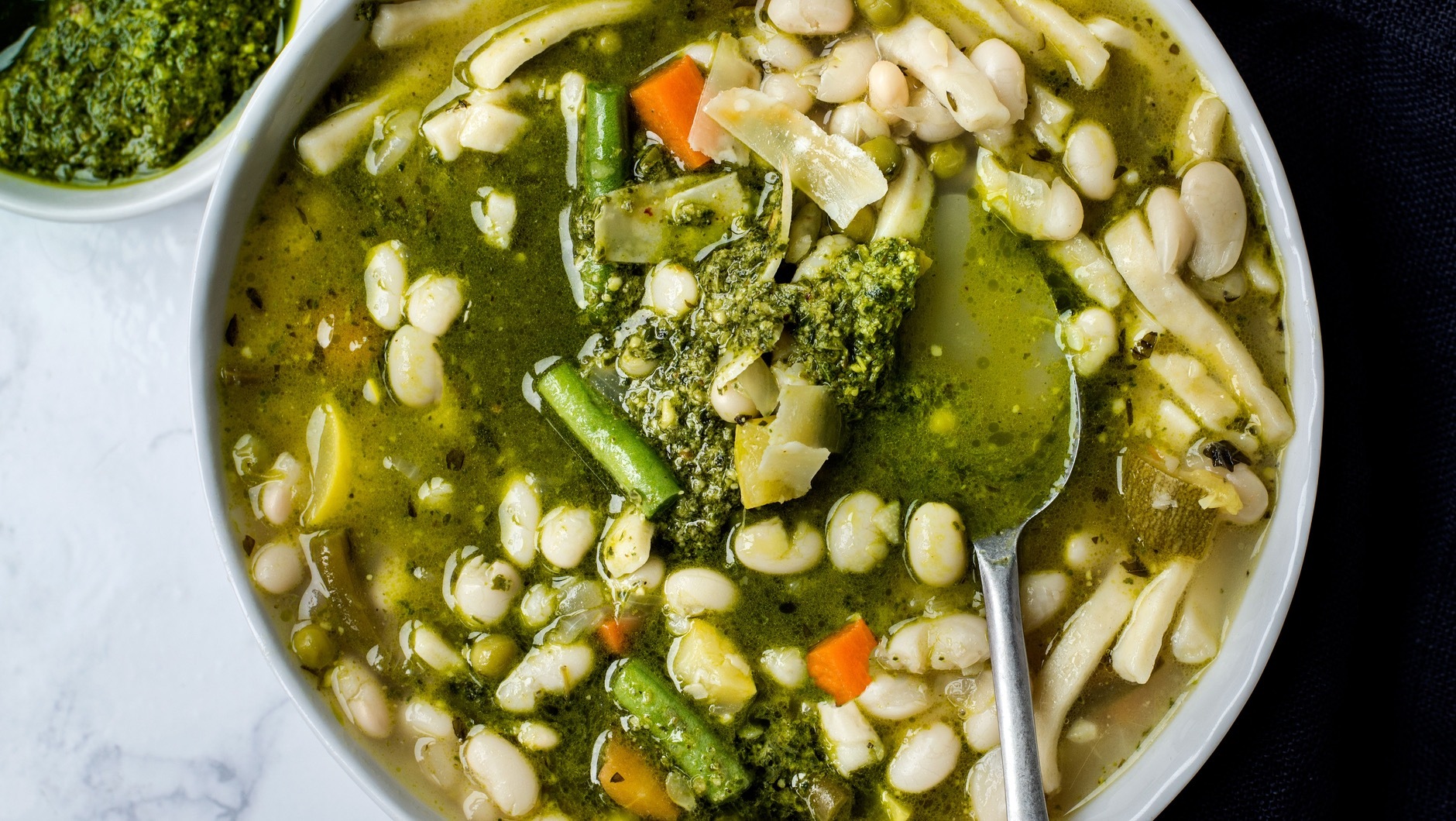 main mixed vegetable noodle soup