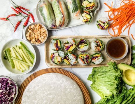 Vietnamese Spring Rolls With Chicken and Vegetables