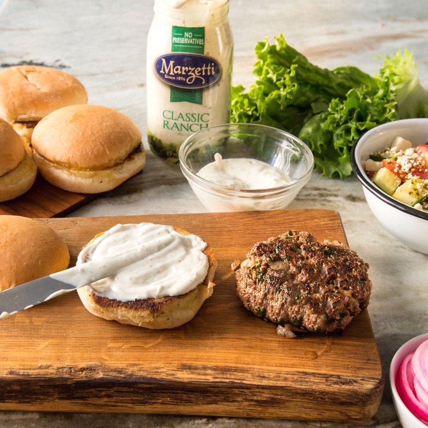 spread dressing on burger