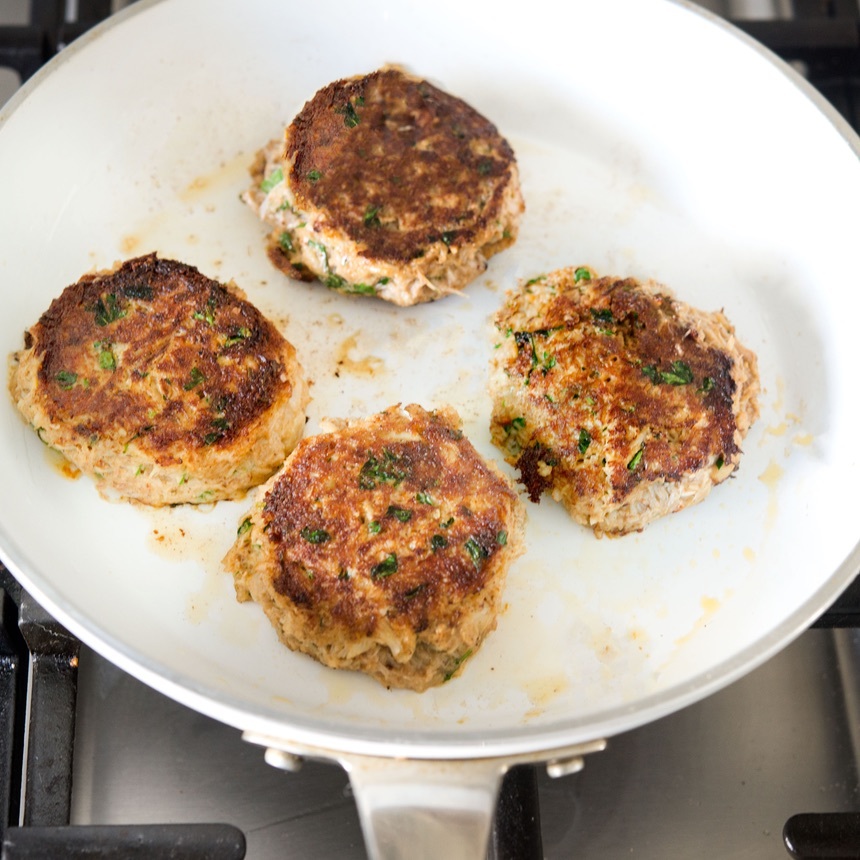 cook crab cakes