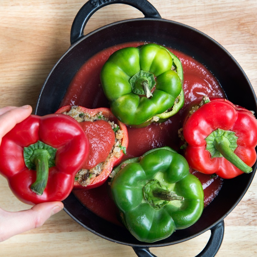 pour sauce on peppers