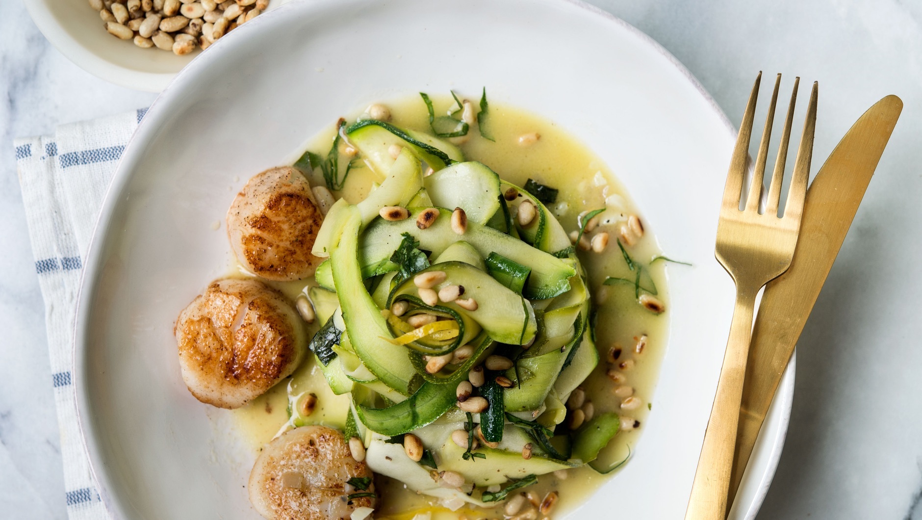 main zucchini noodles with scallops