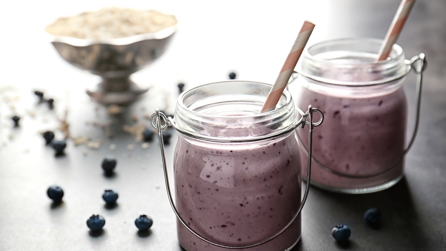 https://whatsfordinner.com/wp-content/uploads/2017/07/mason-jar-berry-smoothies.jpg