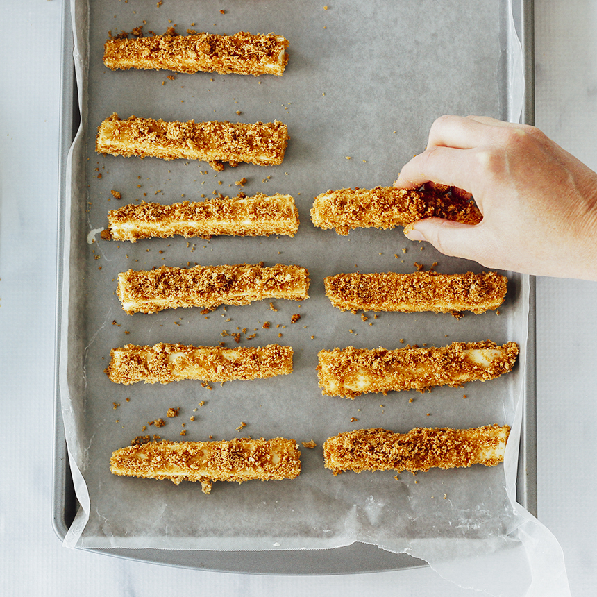 Mozzarella Sticks with Balsamic Marinara Step3