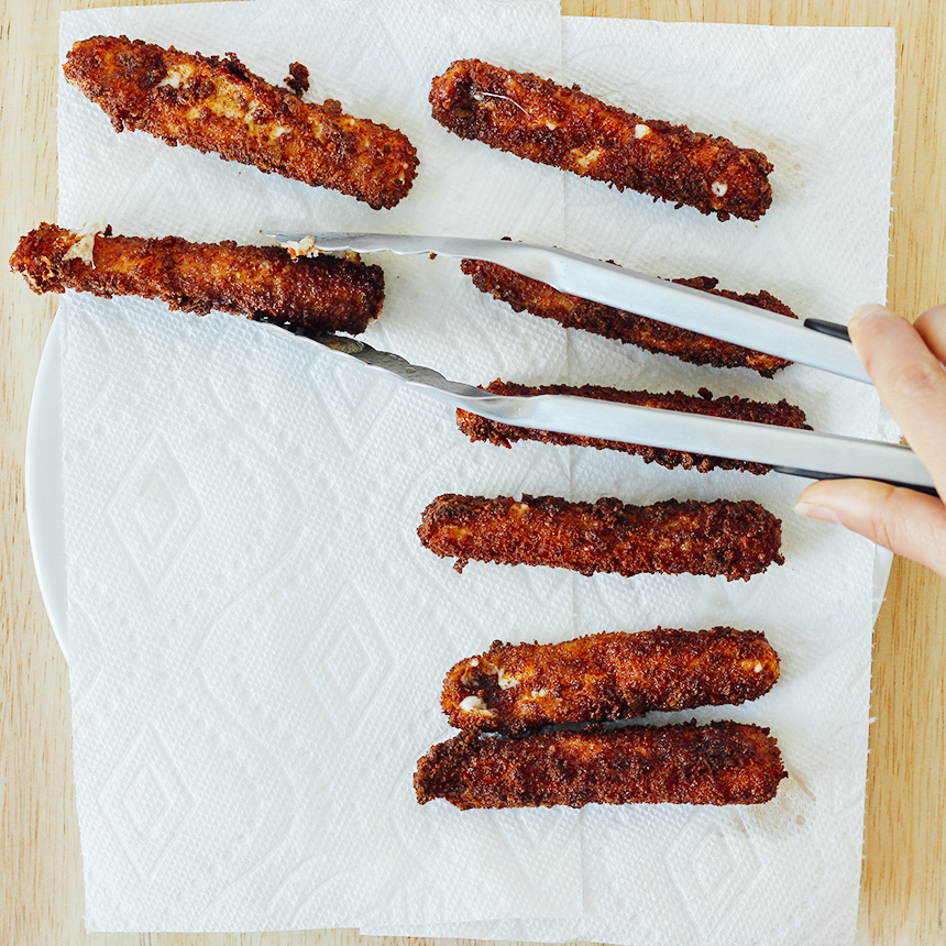 Mozzarella Sticks with Balsamic Marinara Step4