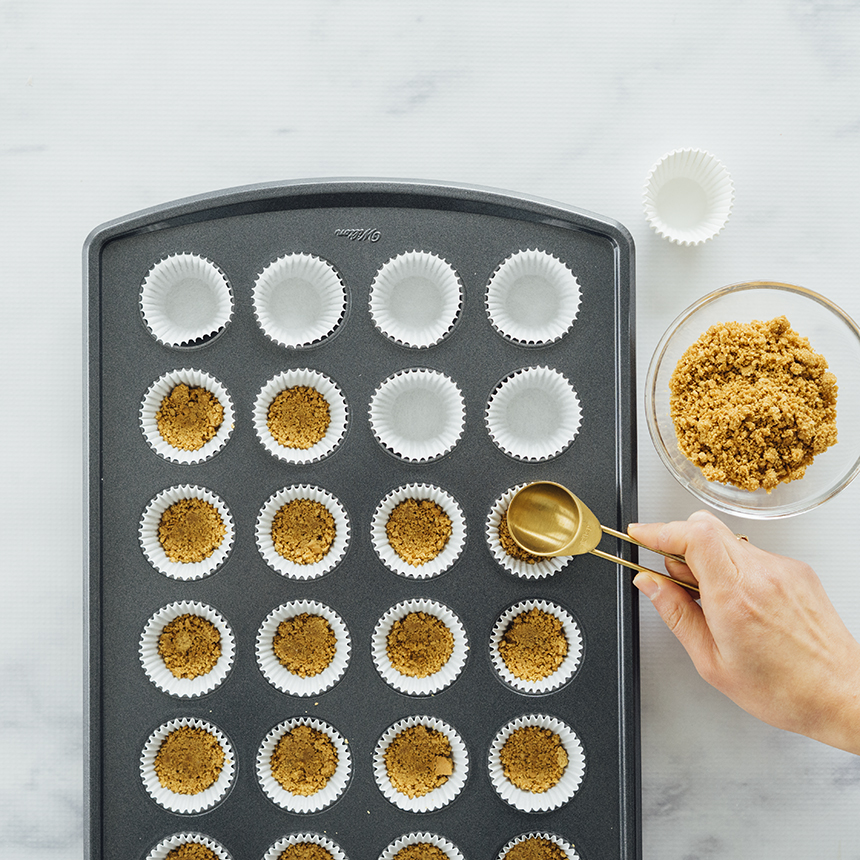 Mini Strawberry Cheesecake Bites Step2