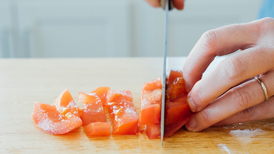 Sous Chef Tips: How to Dice a Tomato