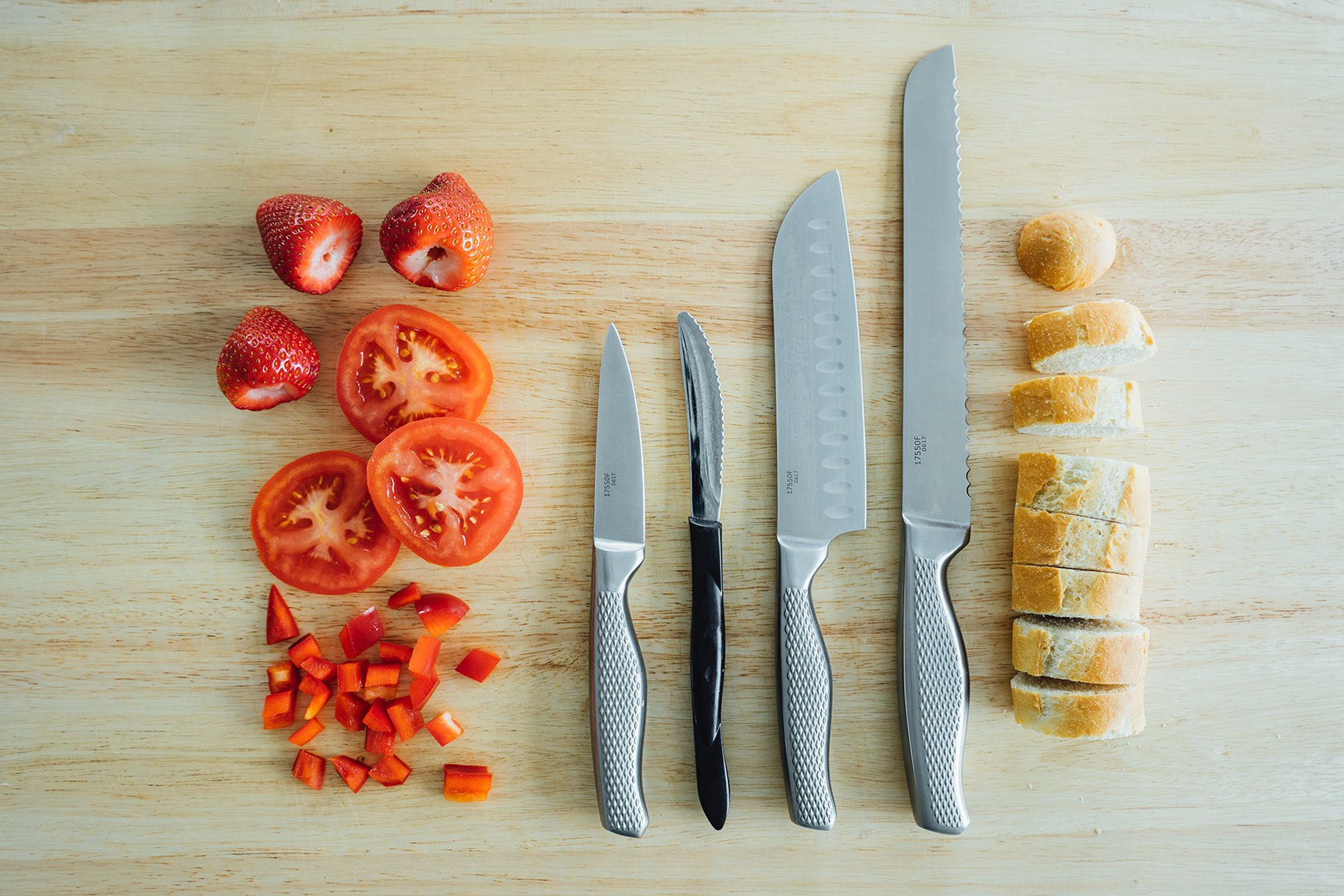 4 Essential Knives Image 1 cover image