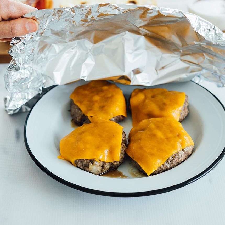 Donut Burger with Cheddar  Bacon Step3