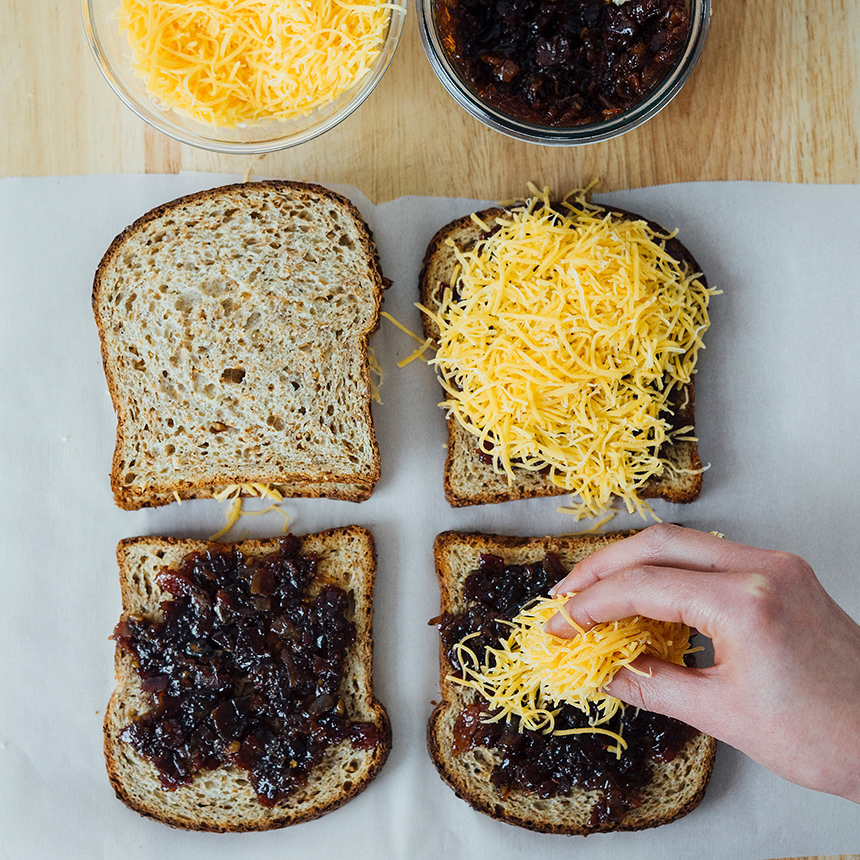 Grilled Cheese with Savory Bacon Jam Step3 LG