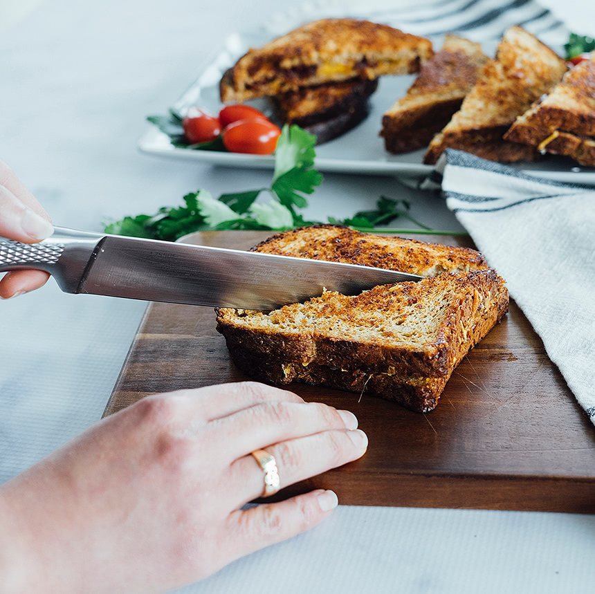 Grilled Cheese with Savory Bacon Jam Step5 LG