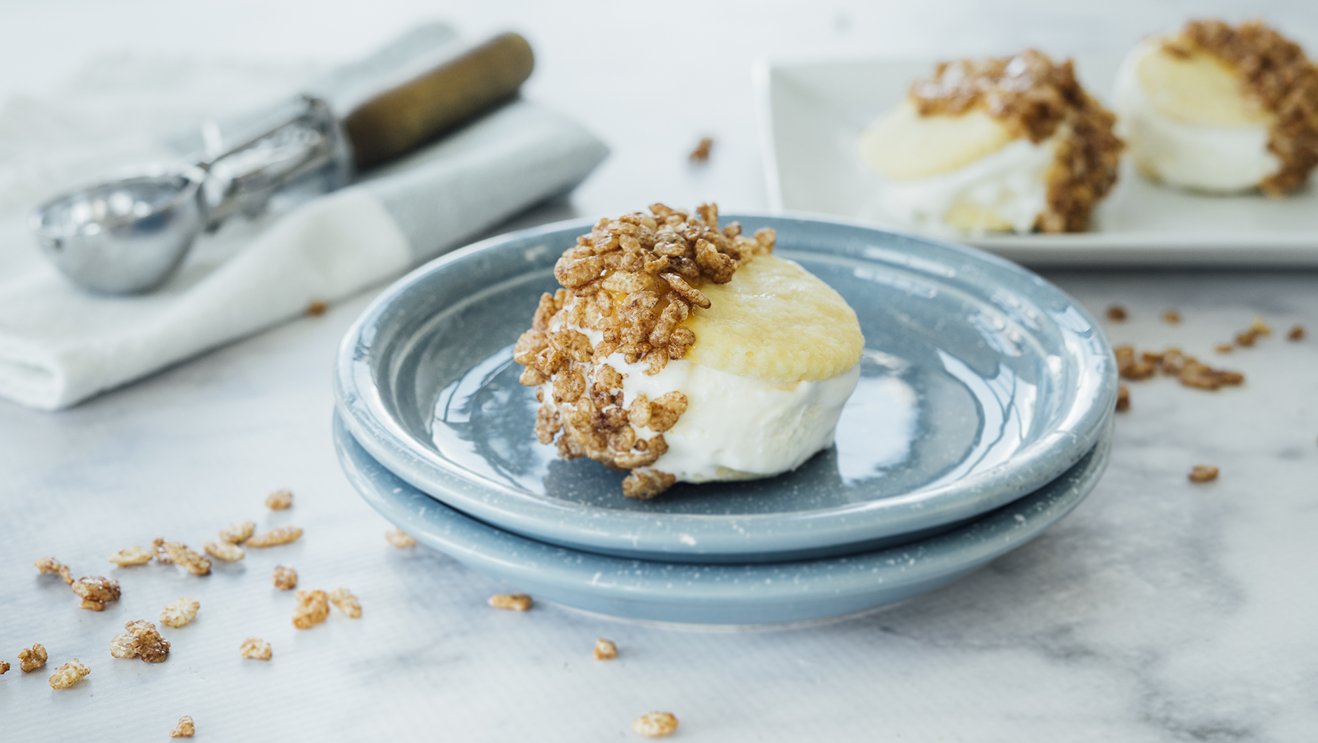 Caramel and Cereal Ice Cream Sandwiches hero