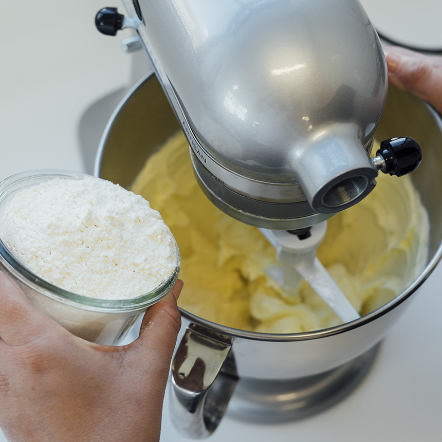 Caramel and Cereal Ice Cream Sandwiches step1