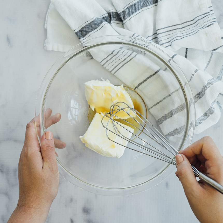 Grilled Peach and Caramel Dessert Pizza step1