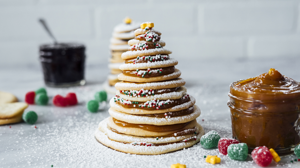How to Make Christmas Tree-Shaped Snacks and Desserts