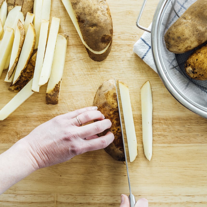 Oven baked french fries with quick aioli Step 1