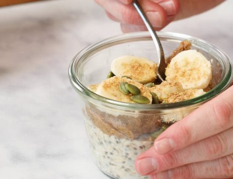 How to Make Overnight Oats with Maple and Caramel